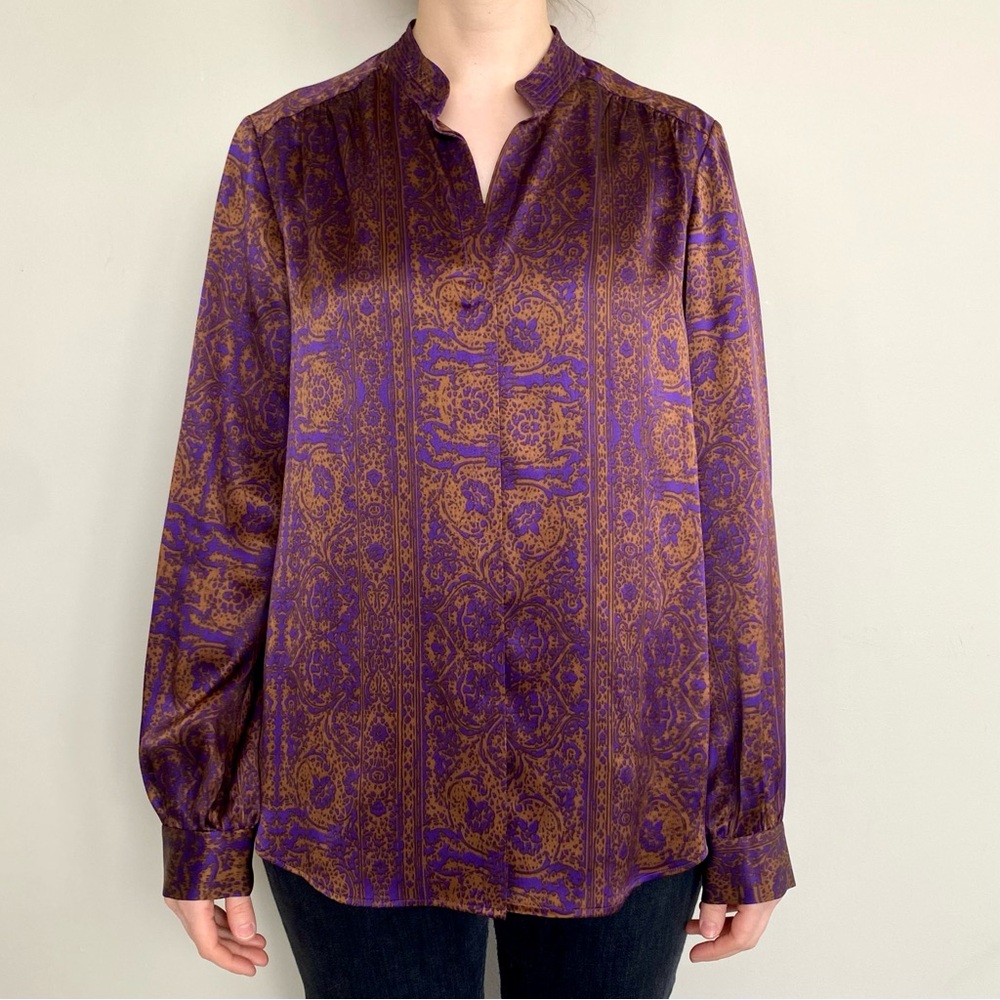 L’Agence 100% silk medallion floral print blouse. 💜